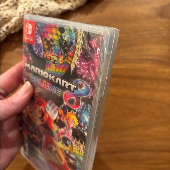 Mario Kart 8 Deluxe for Nintendo Switch - Sealed Box - Picture 3 of 6